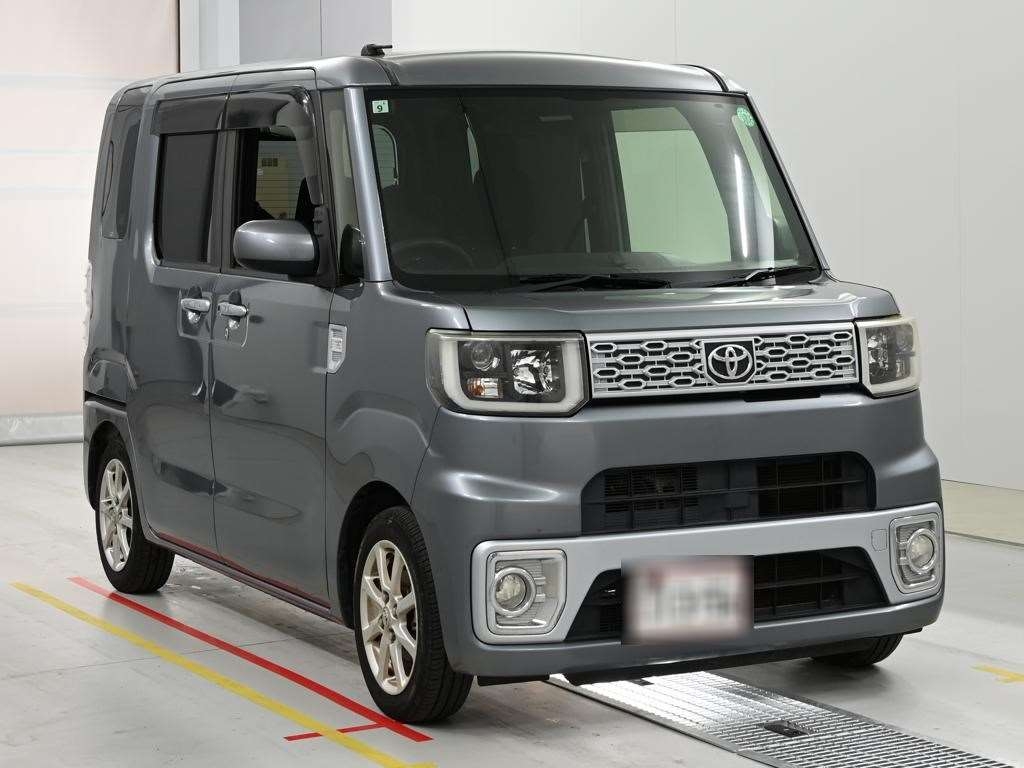TOYOTA PIXIS MEGA