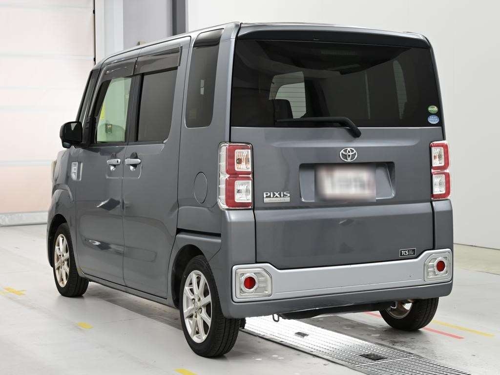 TOYOTA PIXIS MEGA