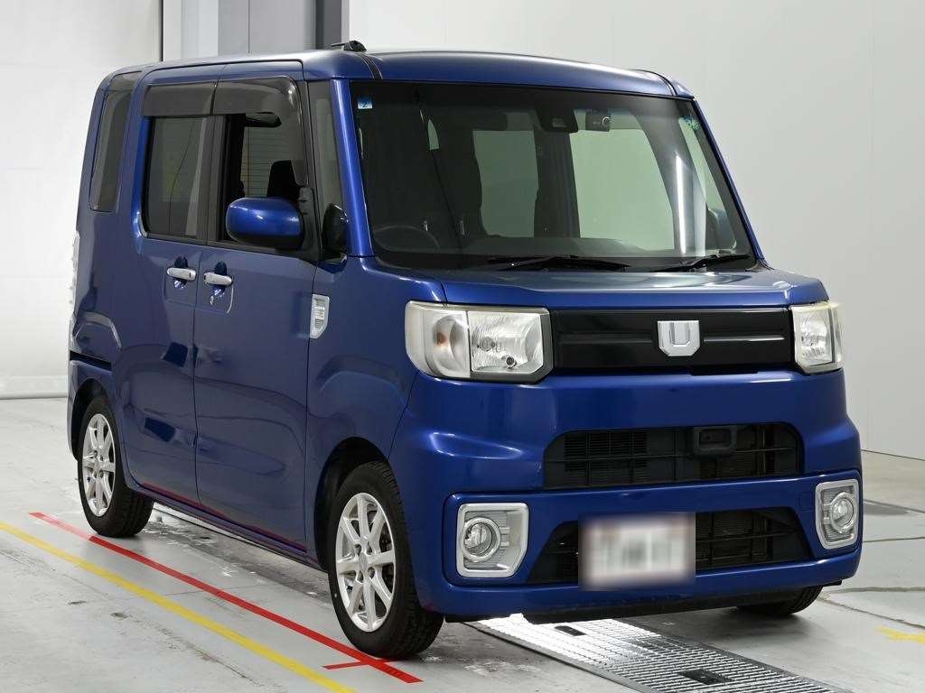 DAIHATSU WAKE