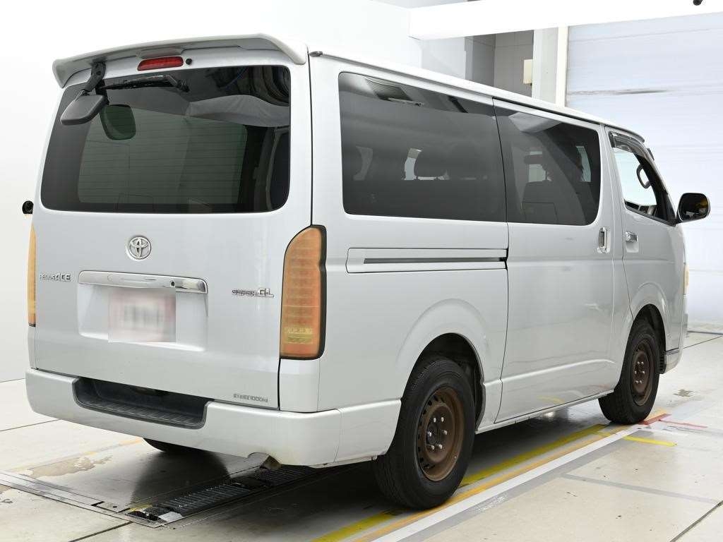 TOYOTA REGIUS ACE