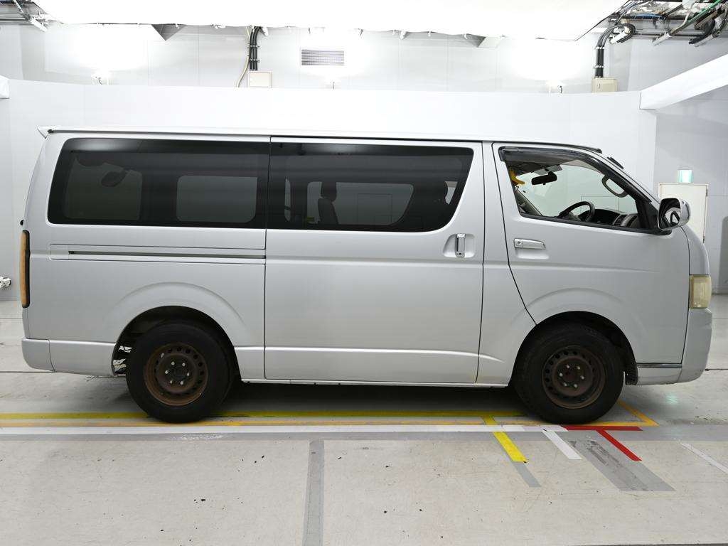 TOYOTA REGIUS ACE