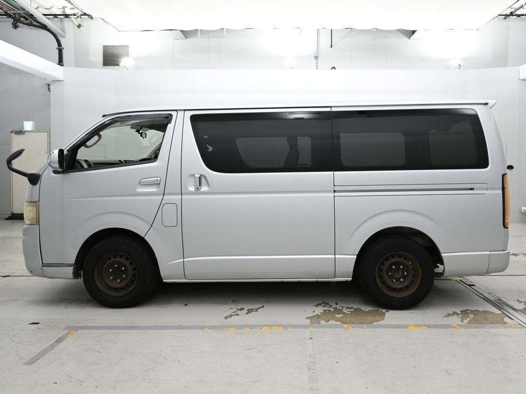 TOYOTA REGIUS ACE