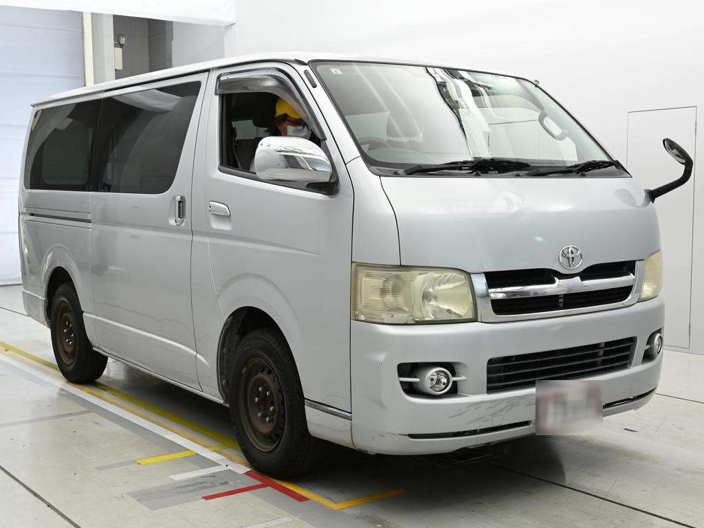 TOYOTA REGIUS ACE