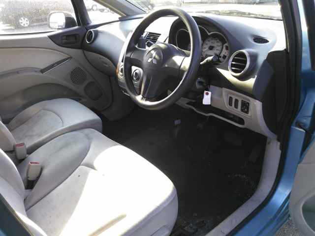 MITSUBISHI COLT