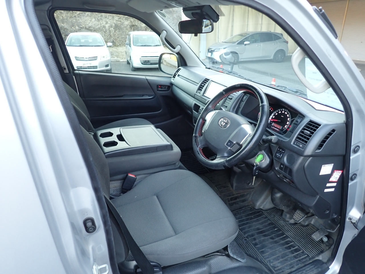 TOYOTA REGIUS ACE