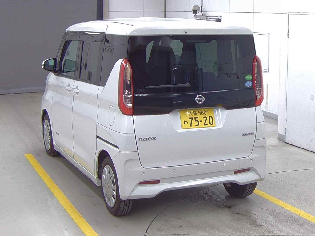 NISSAN ROOX