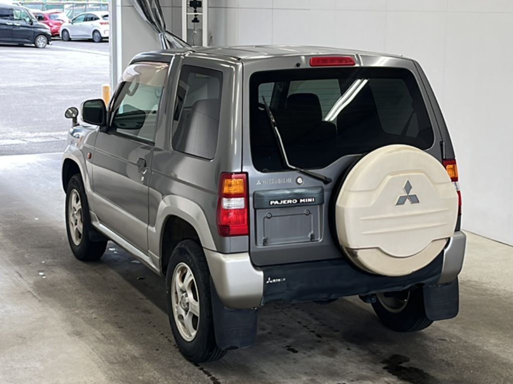 MITSUBISHI PAJERO MINI
