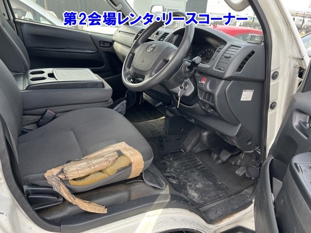 TOYOTA REGIUS ACE