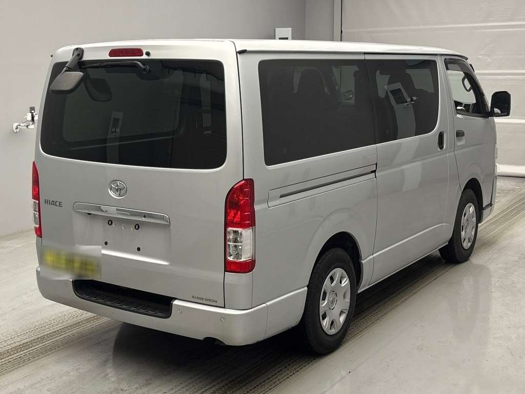TOYOTA REGIUS ACE