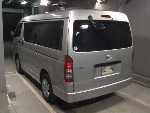 TOYOTA HIACE