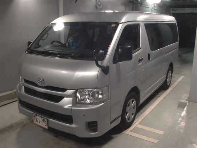 TOYOTA HIACE