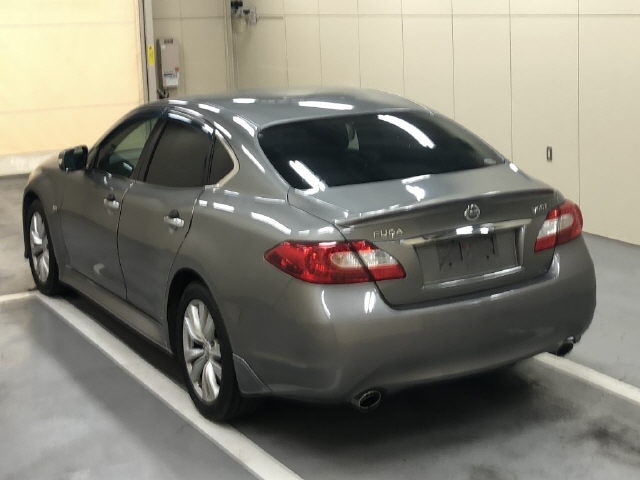 NISSAN FUGA