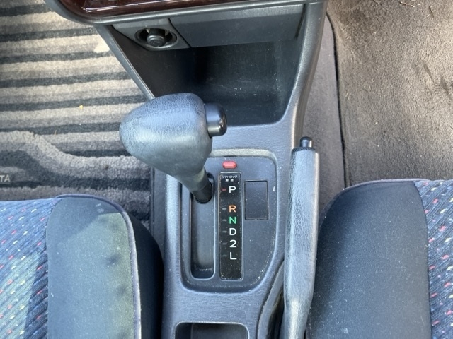 TOYOTA CARINA