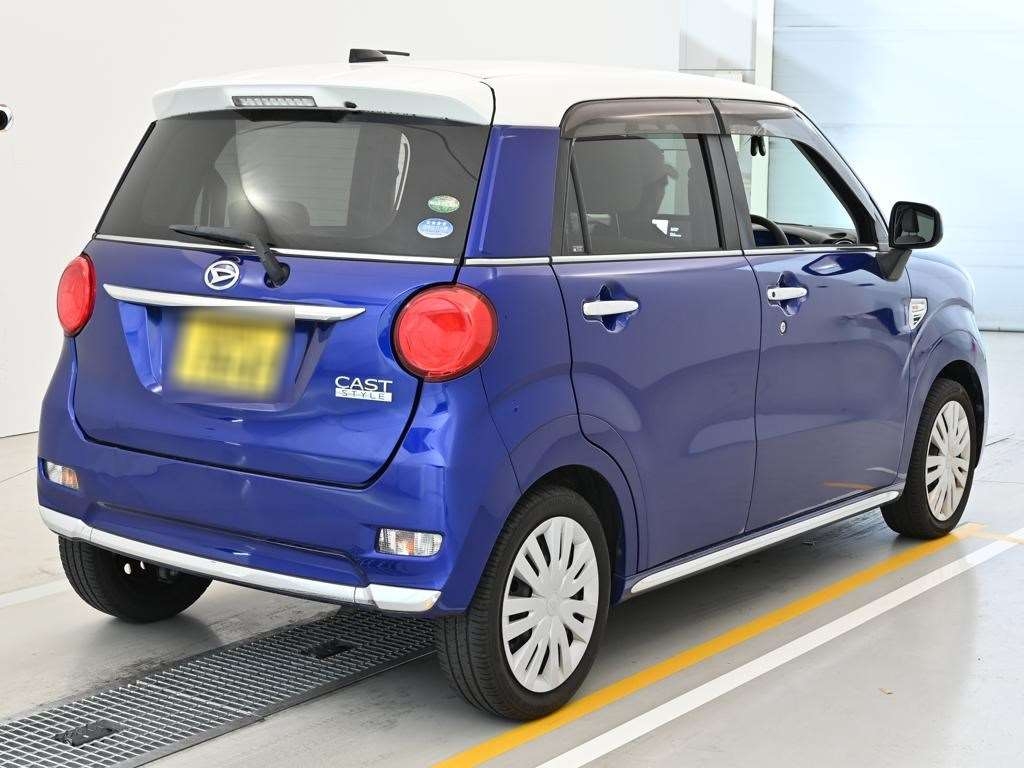 DAIHATSU CAST