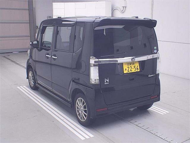 HONDA N-BOX+