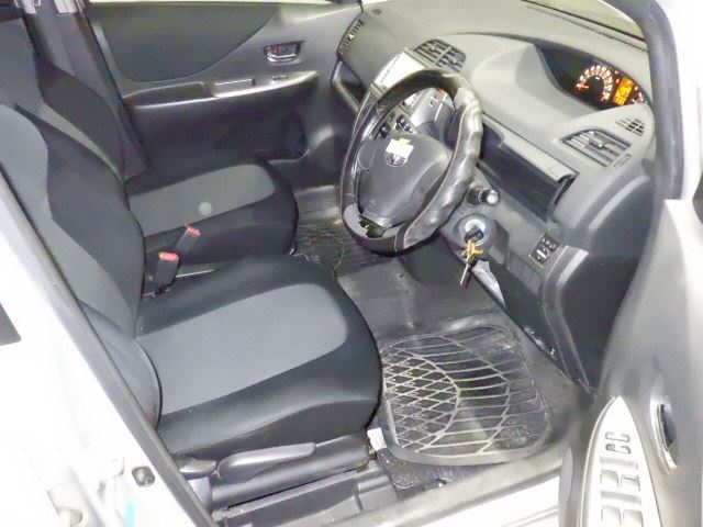 TOYOTA RACTIS