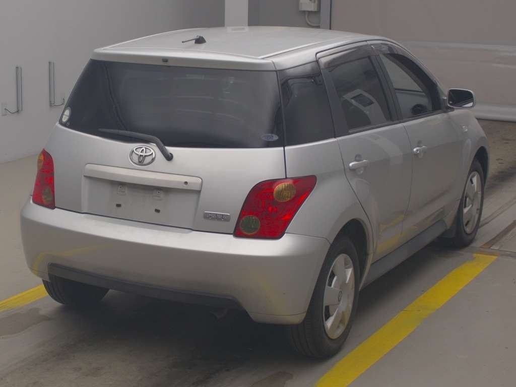 TOYOTA IST
