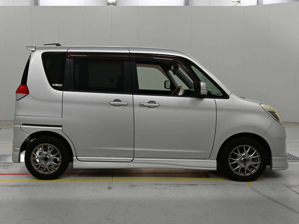 MITSUBISHI DELICA D:2
