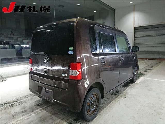 TOYOTA PIXIS SPACE
