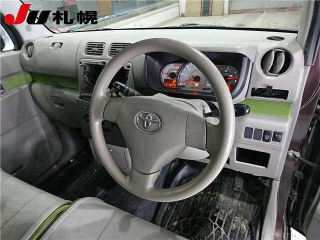 TOYOTA PIXIS SPACE