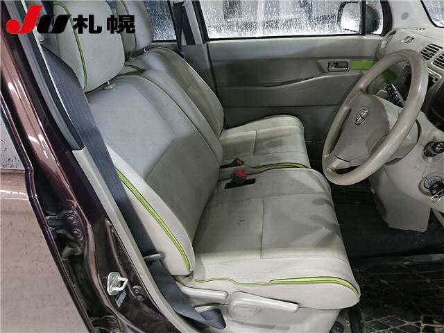 TOYOTA PIXIS SPACE