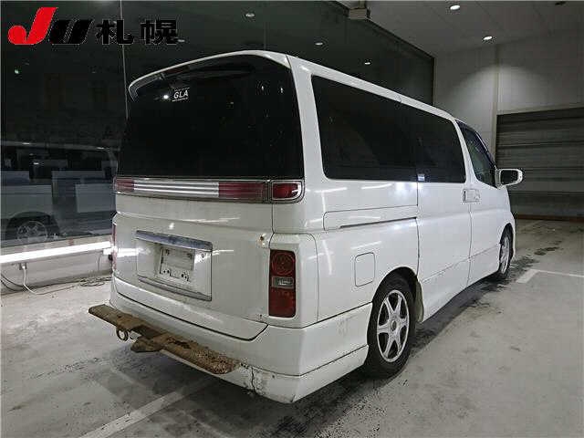 NISSAN ELGRAND