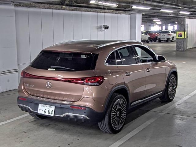 MERCEDES-BENZ EQA