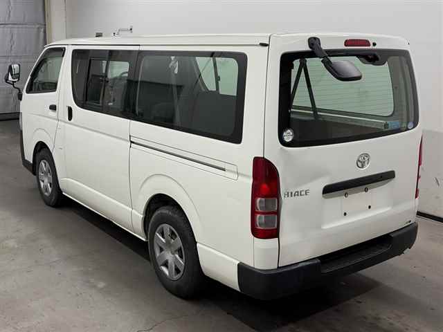 TOYOTA REGIUS ACE