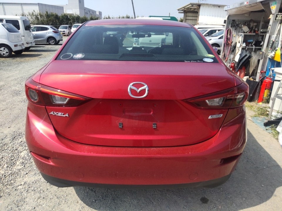 MAZDA AXELA