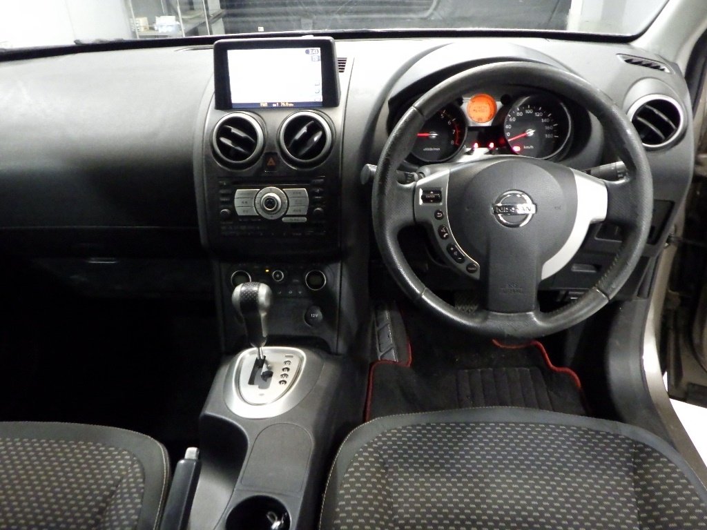 NISSAN DUALIS
