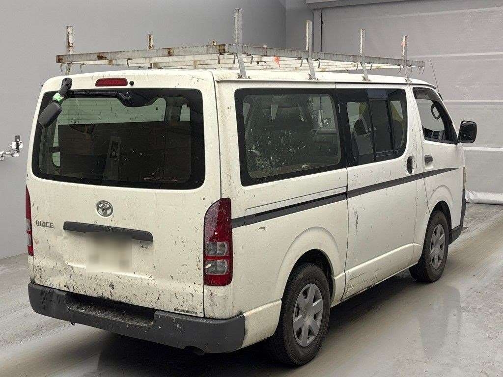 TOYOTA REGIUS ACE