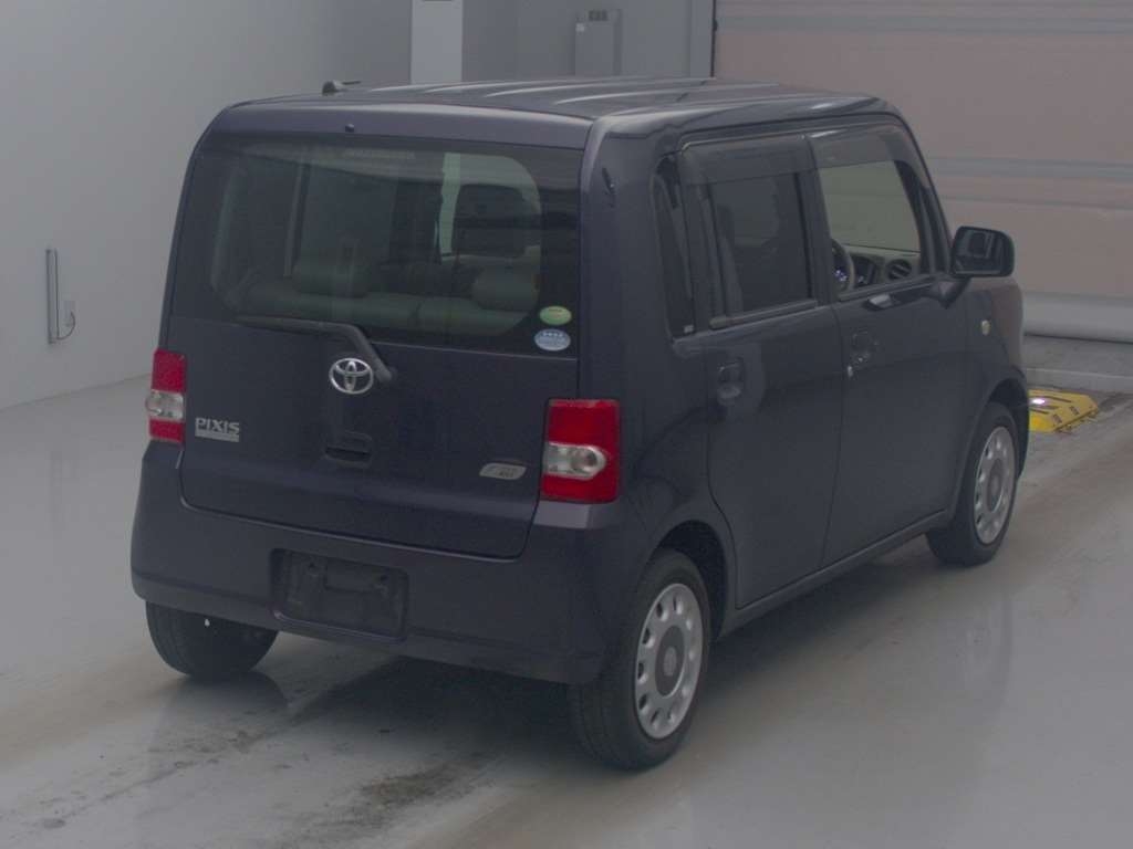 TOYOTA PIXIS SPACE