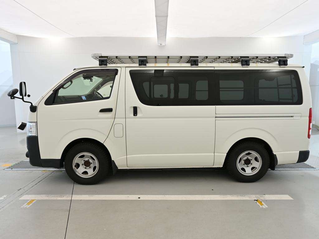 TOYOTA REGIUS ACE