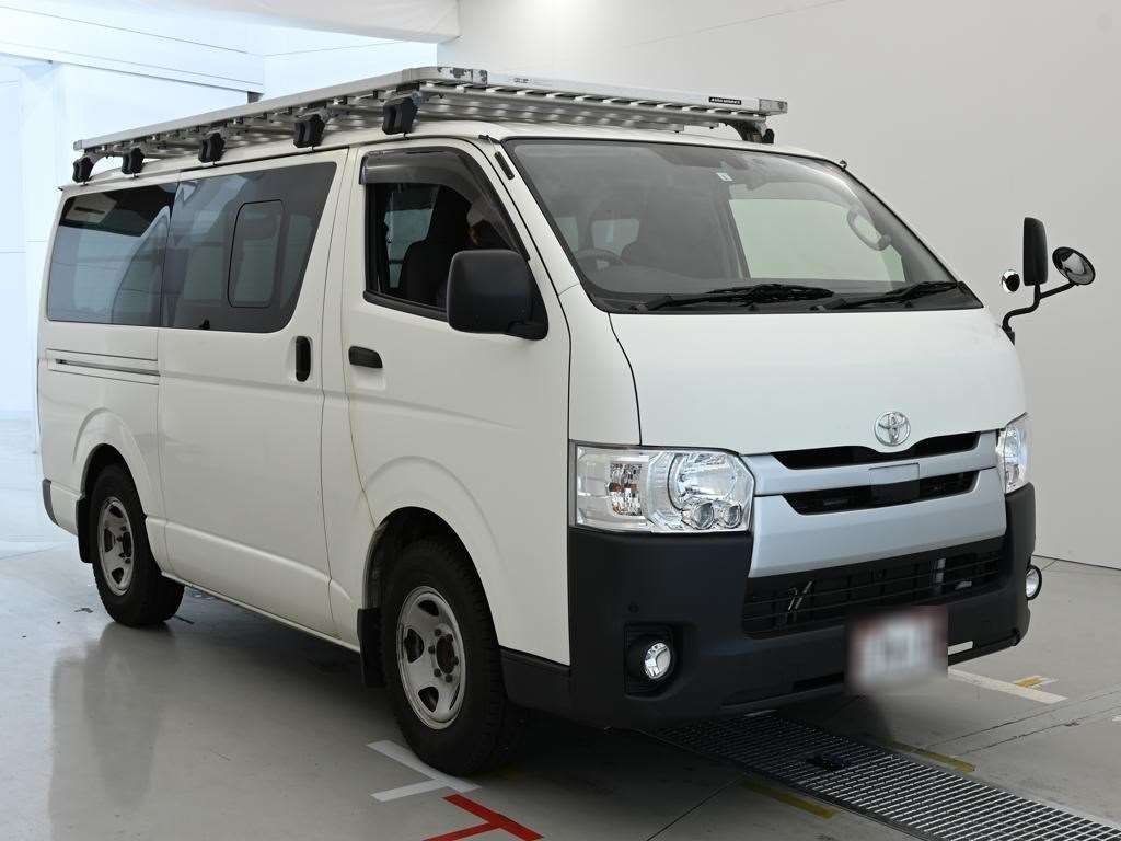 TOYOTA REGIUS ACE