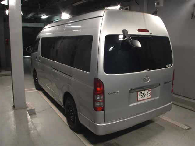 TOYOTA HIACE