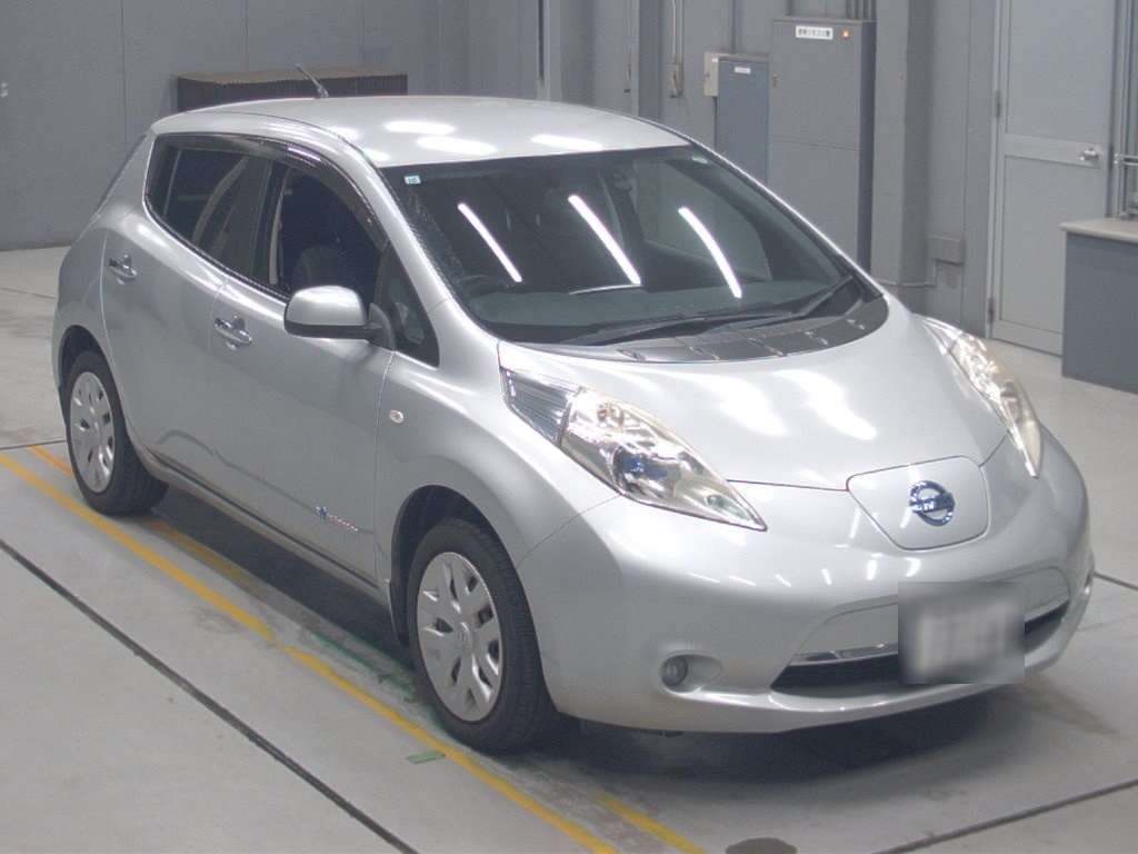 NISSAN LEAF