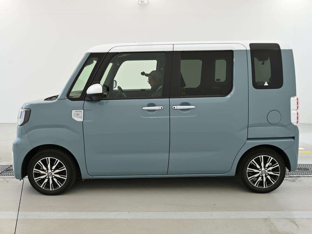 TOYOTA PIXIS MEGA