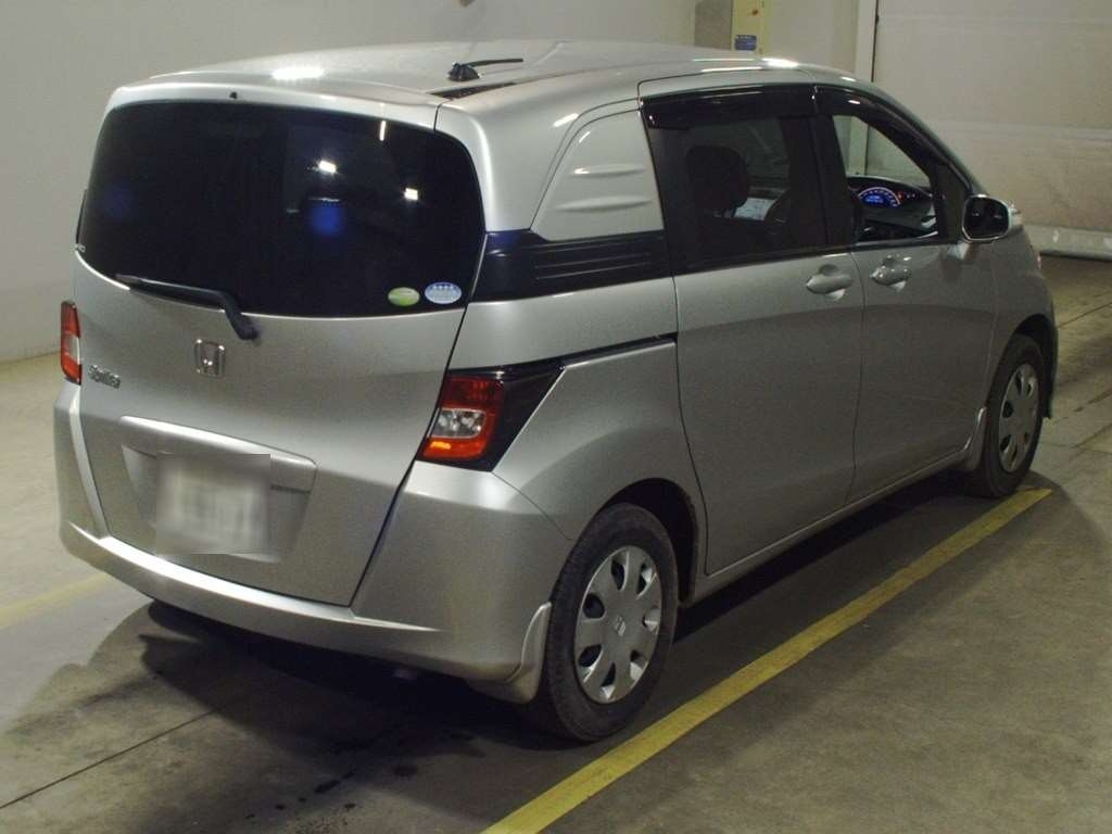 HONDA FREED SPIKE