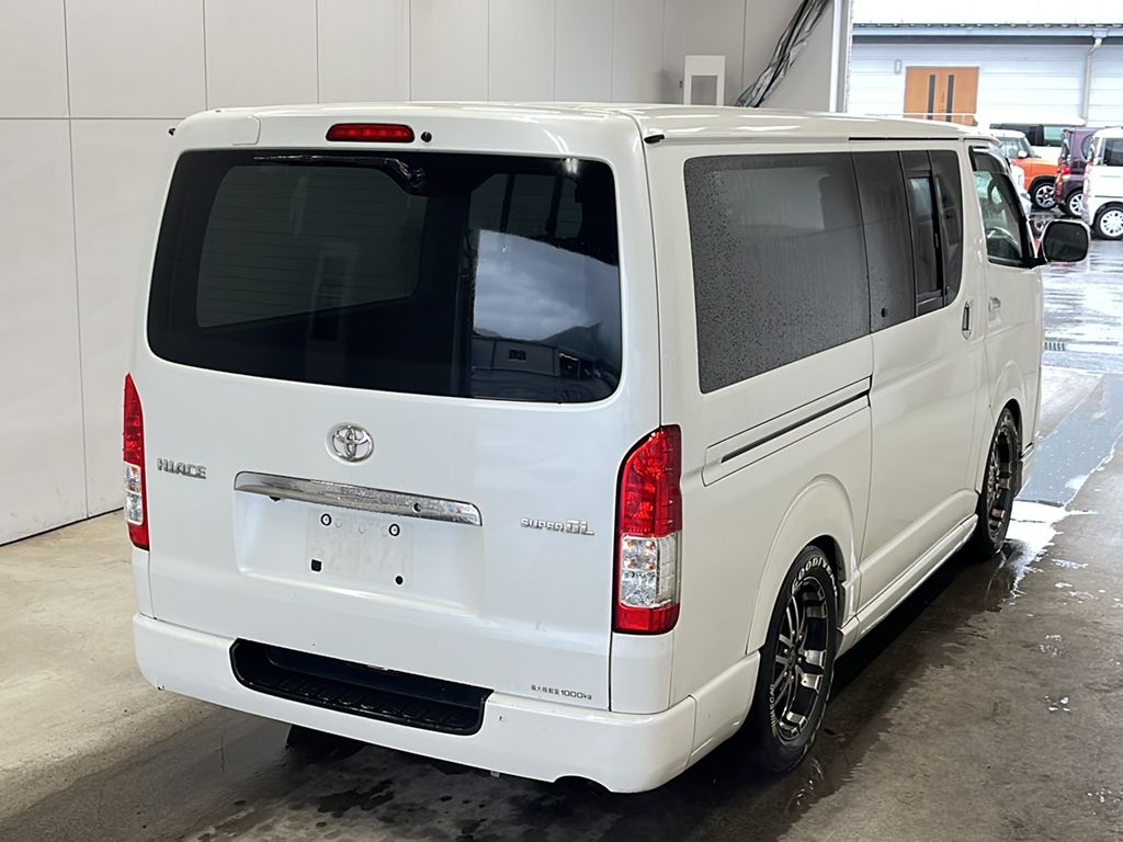 TOYOTA REGIUS ACE