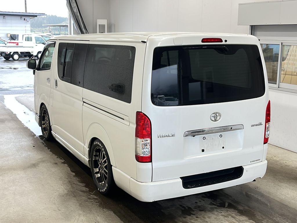 TOYOTA REGIUS ACE
