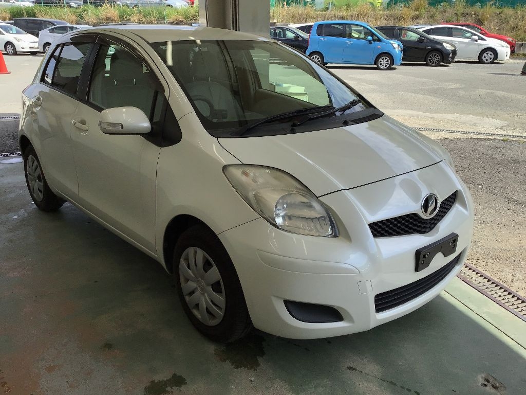 TOYOTA VITZ