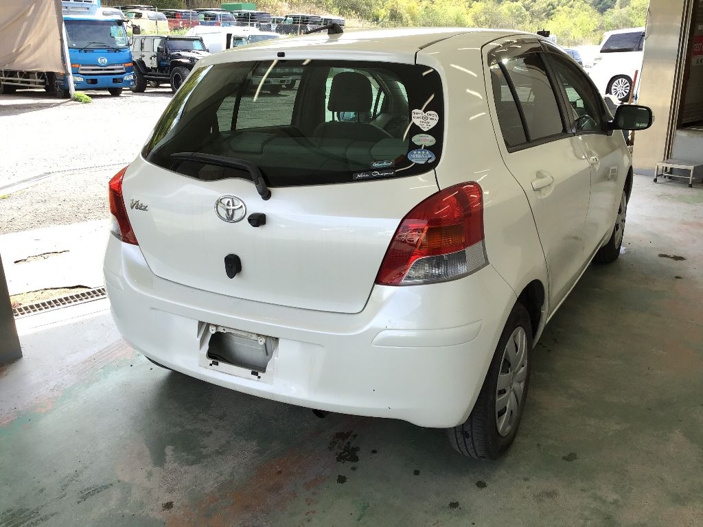 TOYOTA VITZ