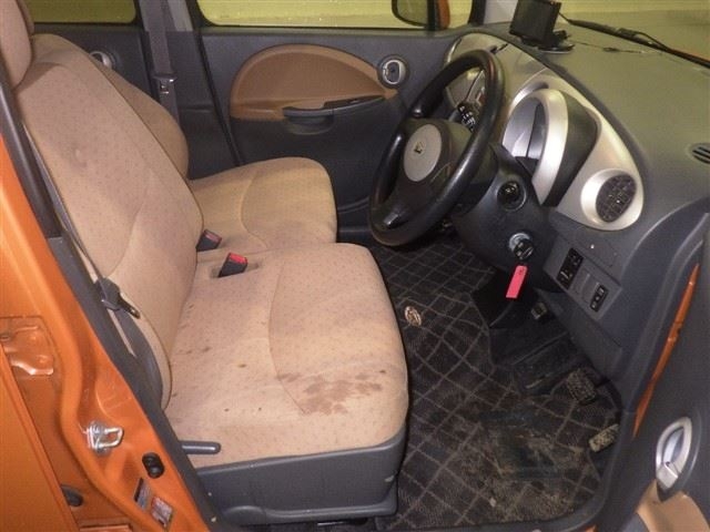 DAIHATSU MOVE LATTE