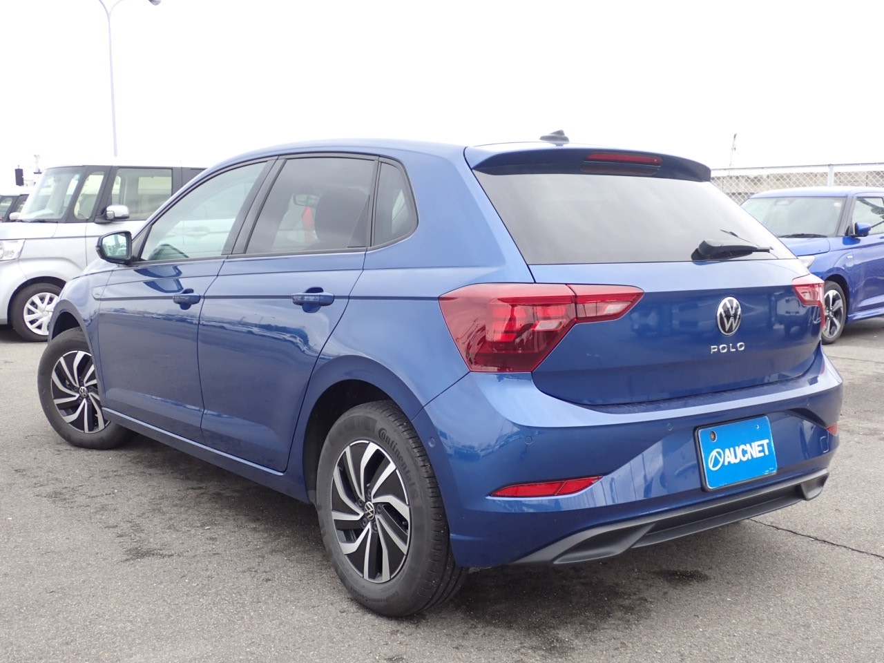 VOLKSWAGEN POLO