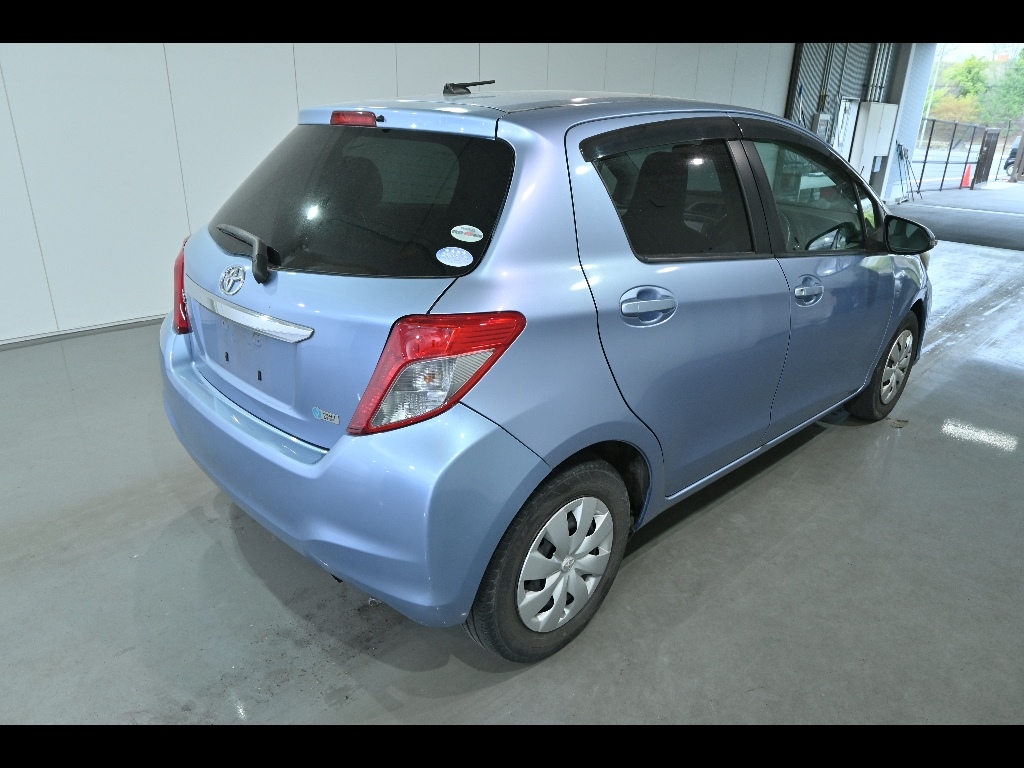 TOYOTA VITZ