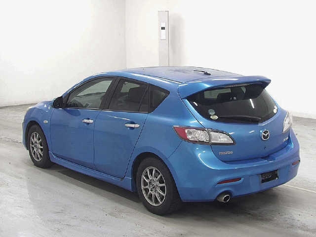 MAZDA AXELA