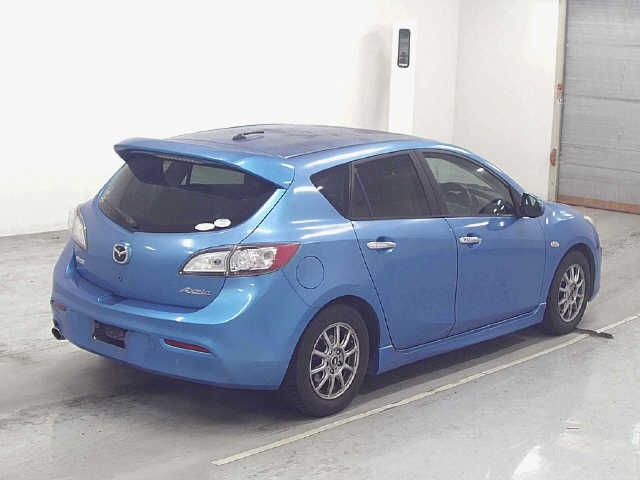 MAZDA AXELA