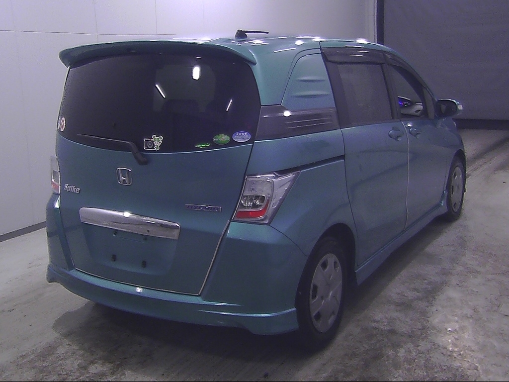 HONDA FREED SPIKE