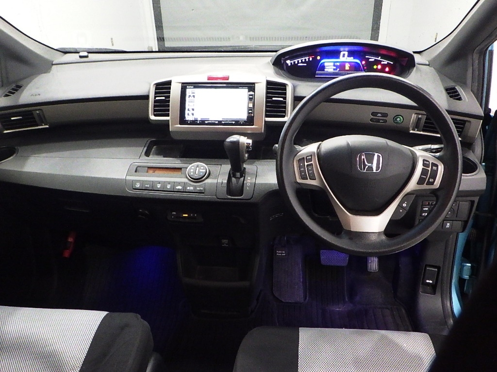 HONDA FREED SPIKE