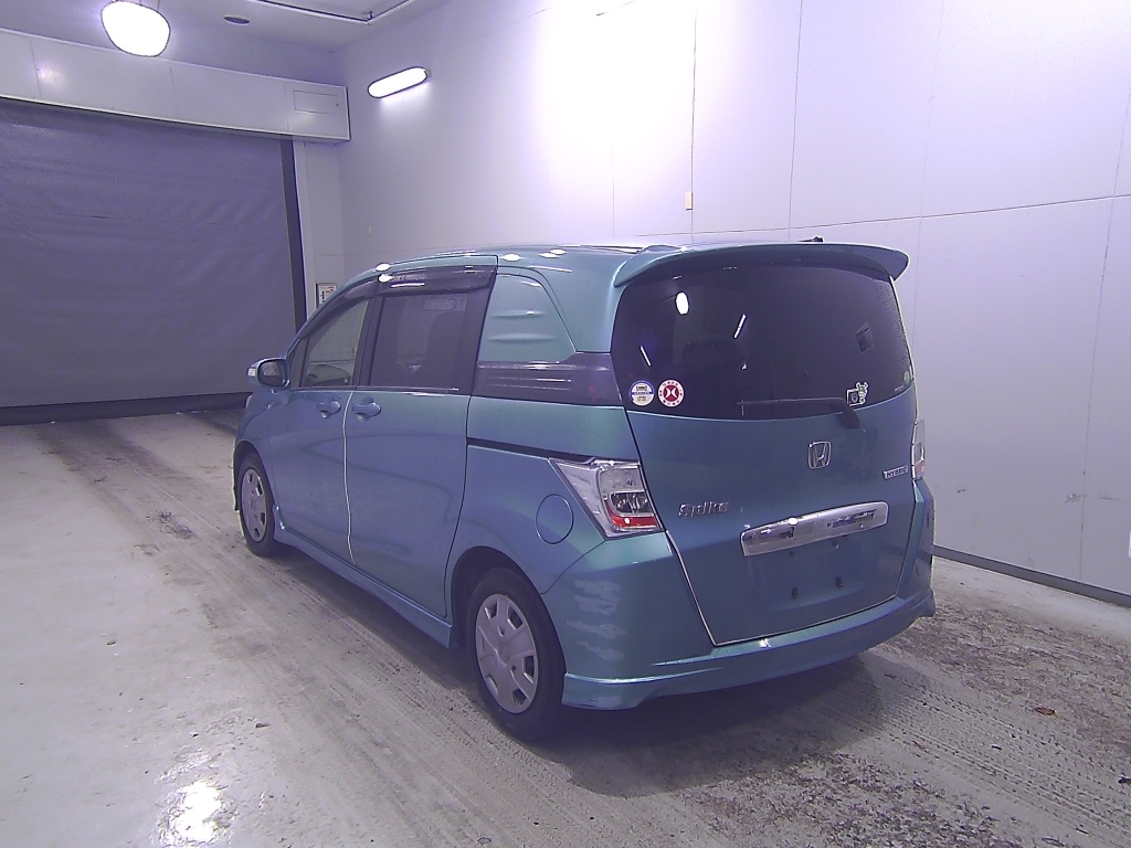 HONDA FREED SPIKE